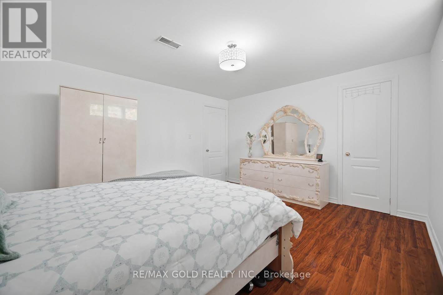 25 TREELINE BOULEVARD - 44