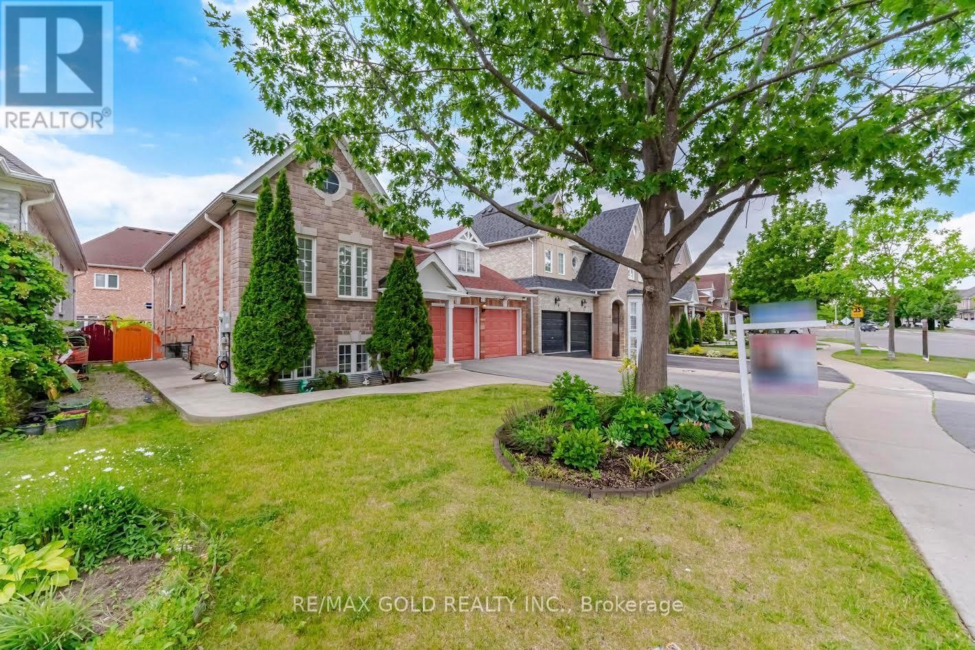 25 TREELINE BOULEVARD - 5