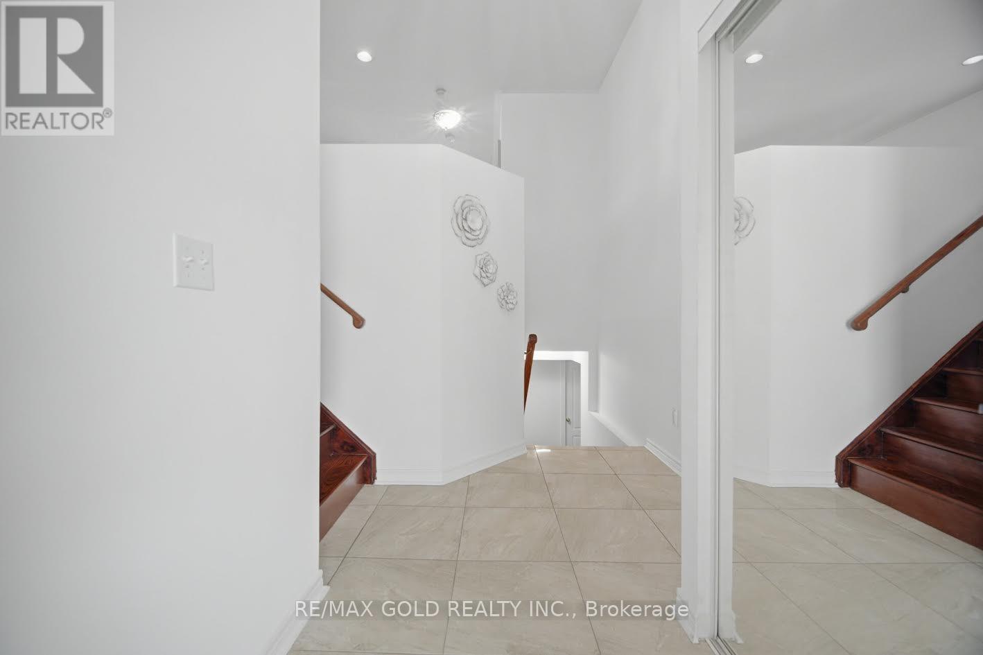 25 TREELINE BOULEVARD - 8