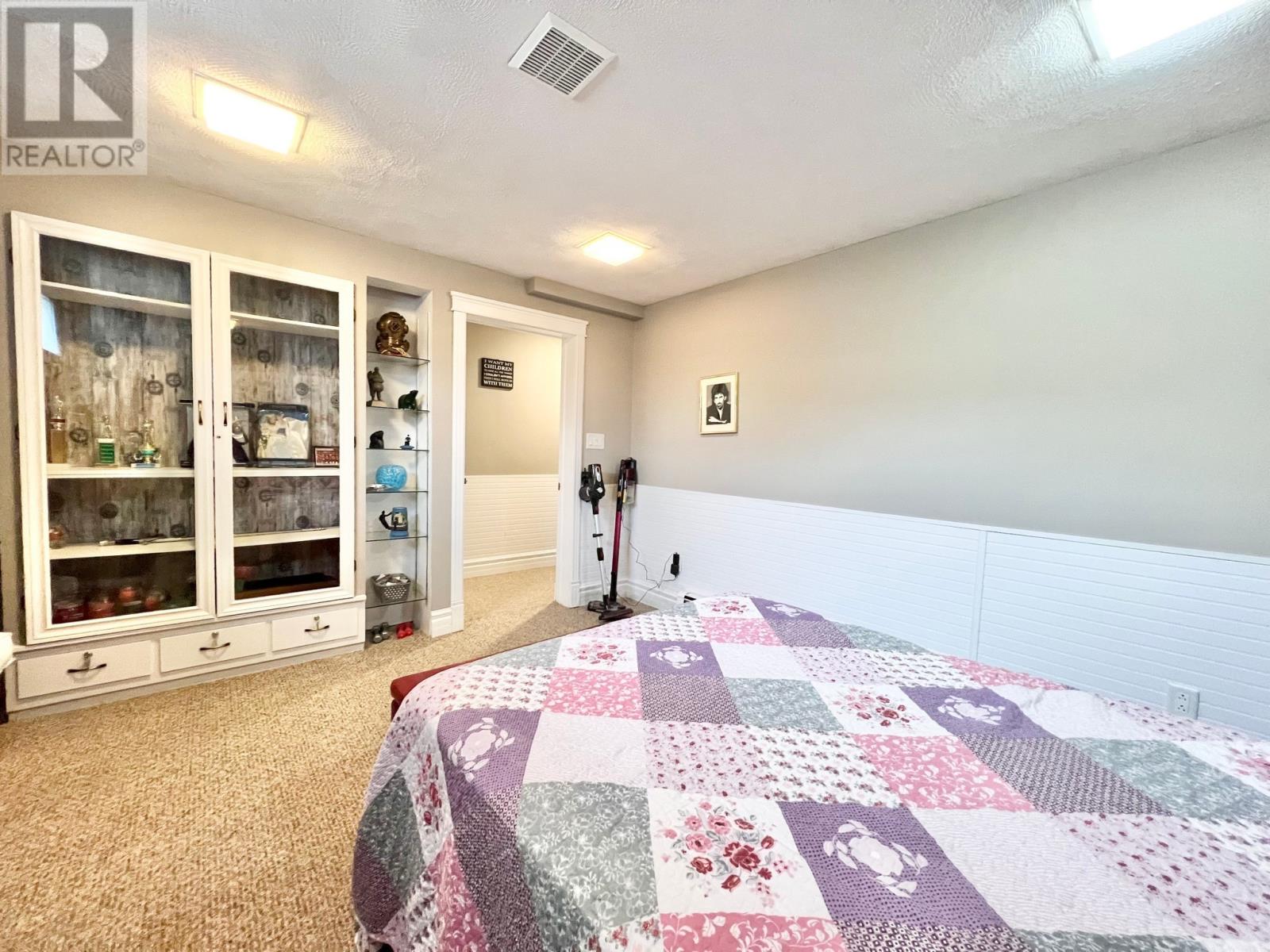 10 Southcott Drive - 38