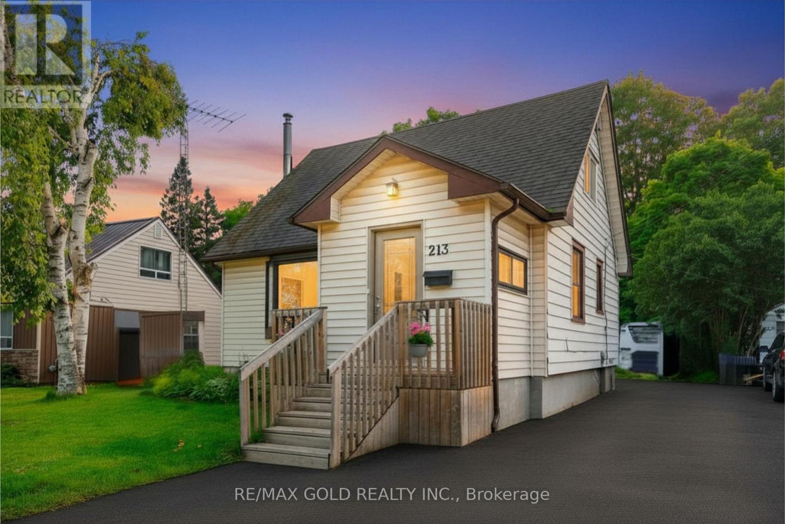 213 MASON BOULEVARD - 1