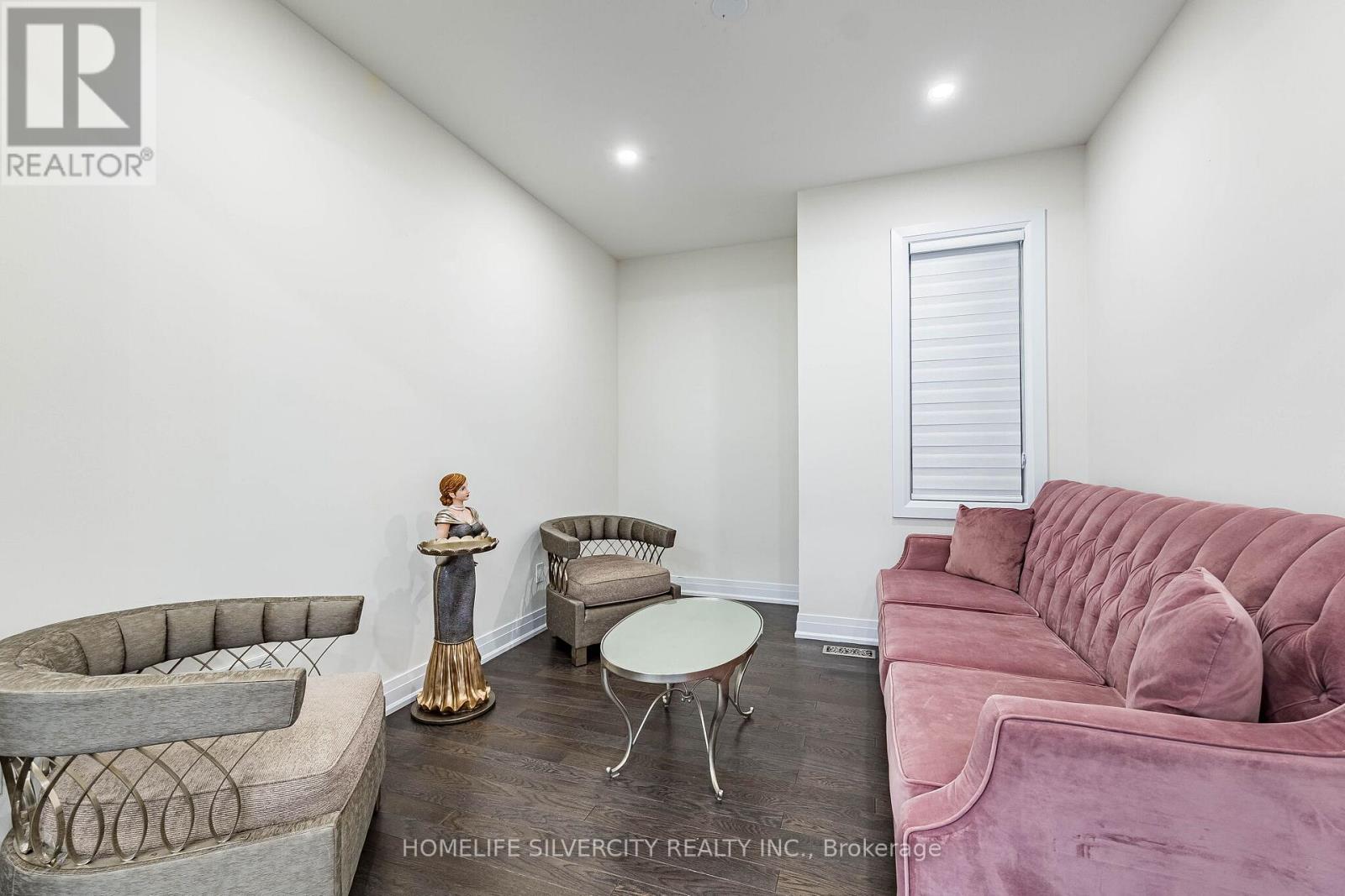 33 RAINBROOK CLOSE - 10