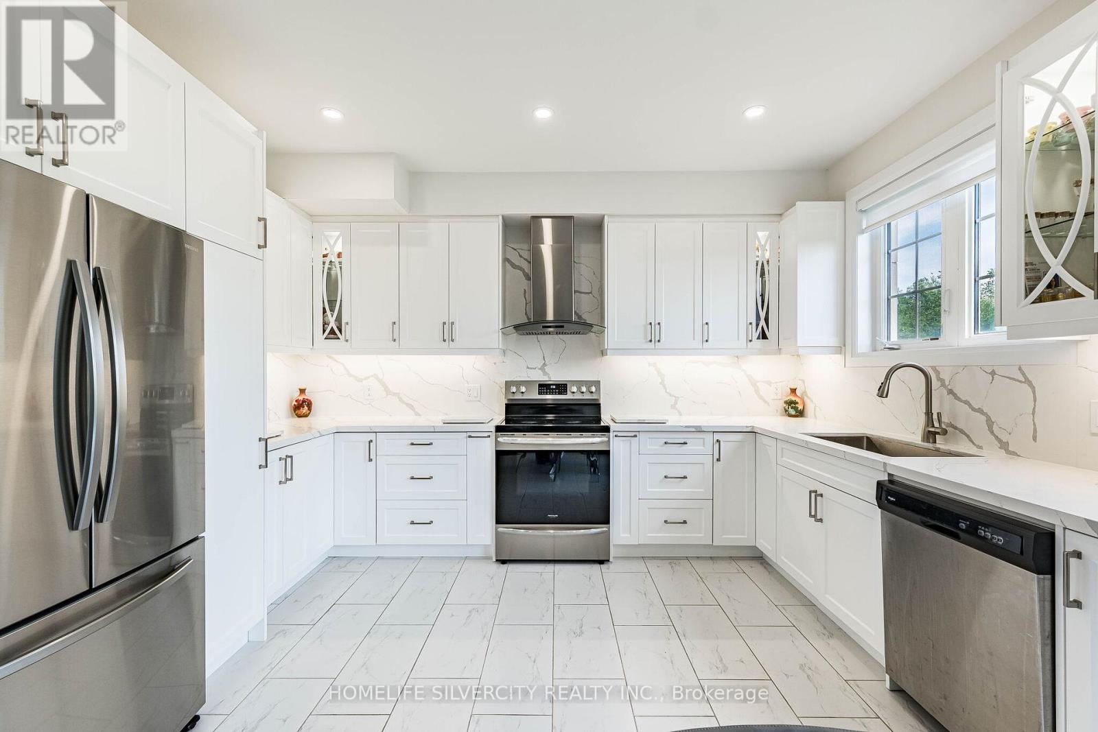 33 RAINBROOK CLOSE - 15