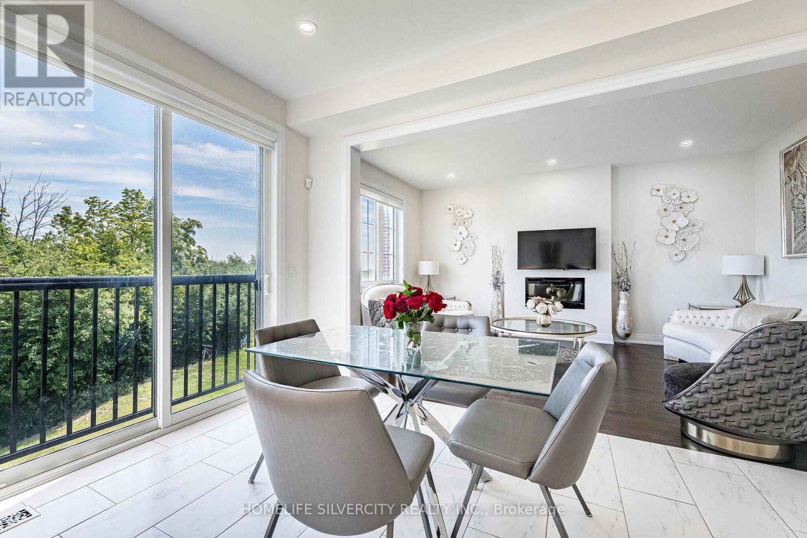33 RAINBROOK CLOSE - 18