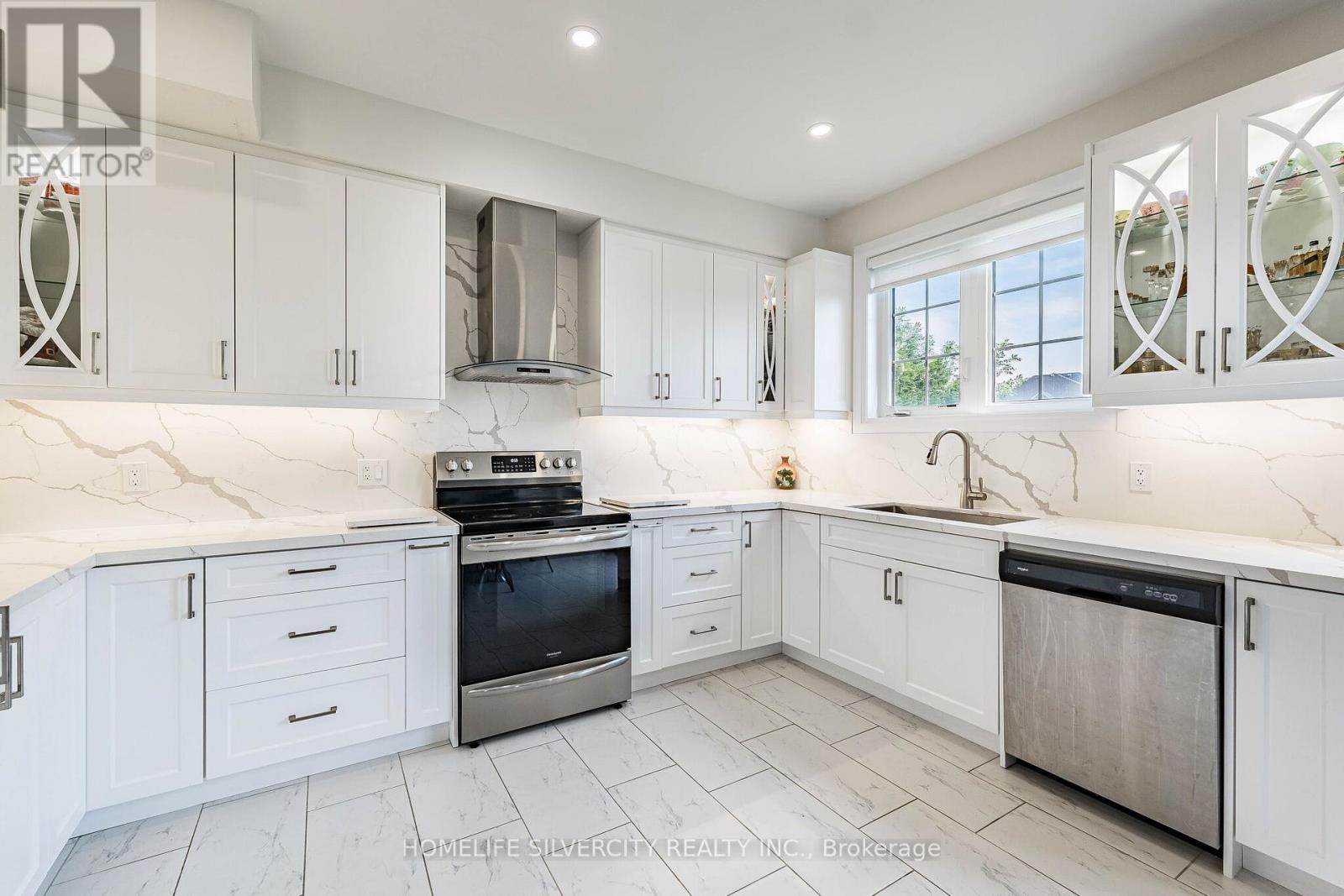 33 RAINBROOK CLOSE - 21