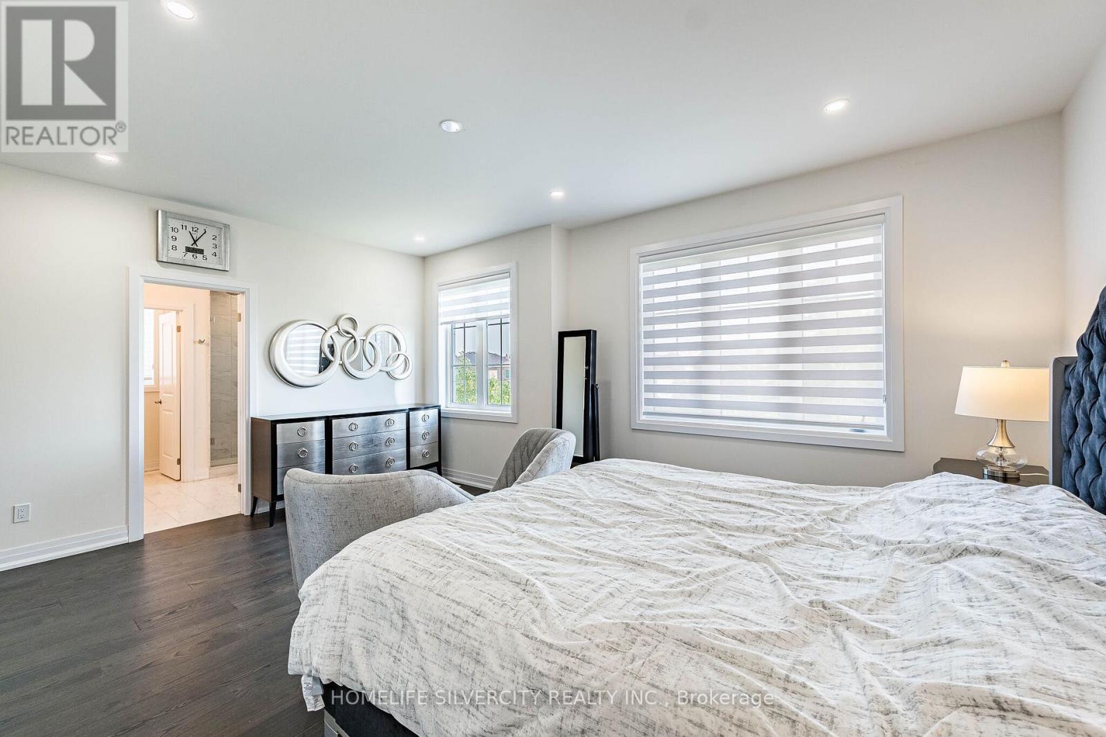 33 RAINBROOK CLOSE - 26