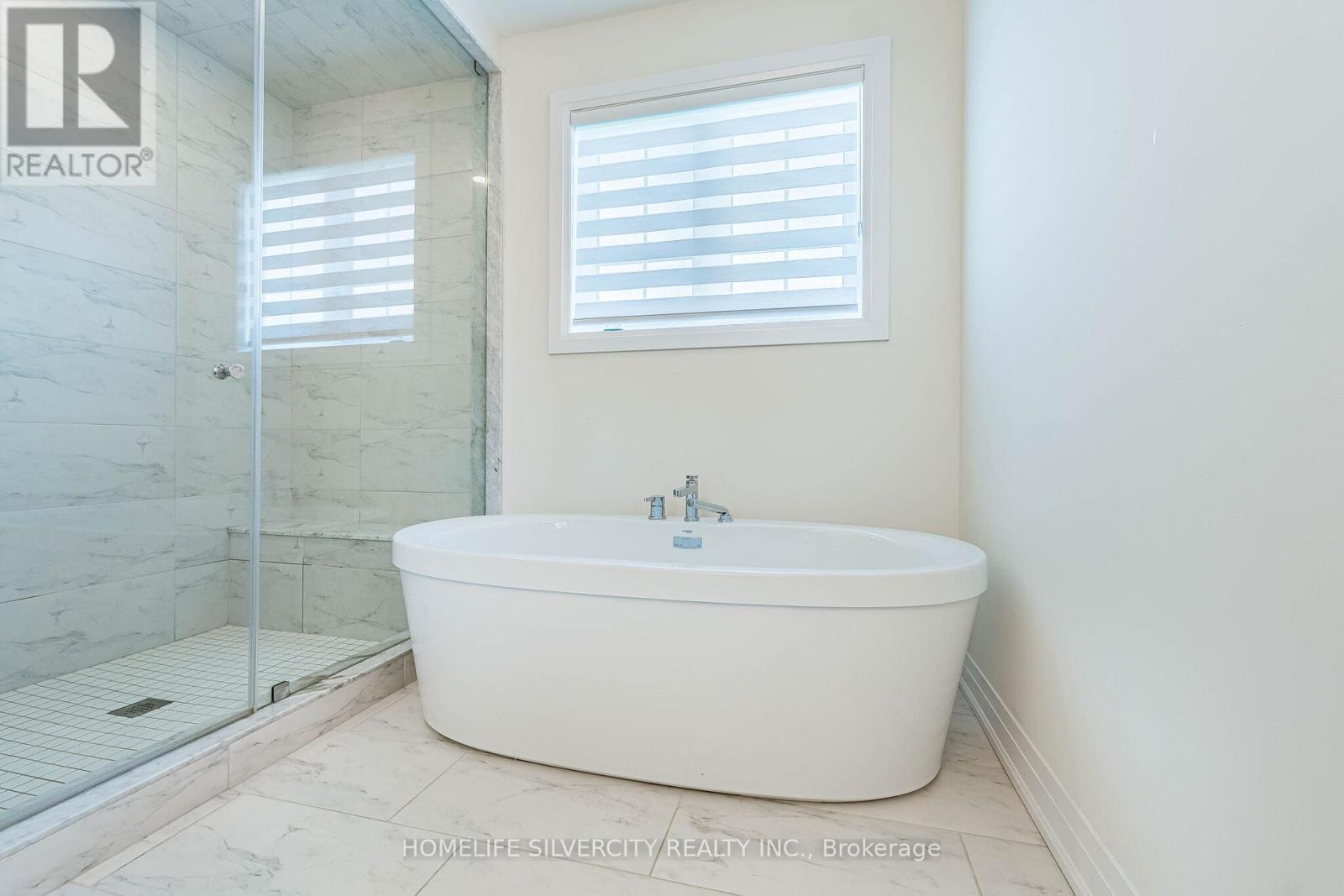 33 RAINBROOK CLOSE - 28