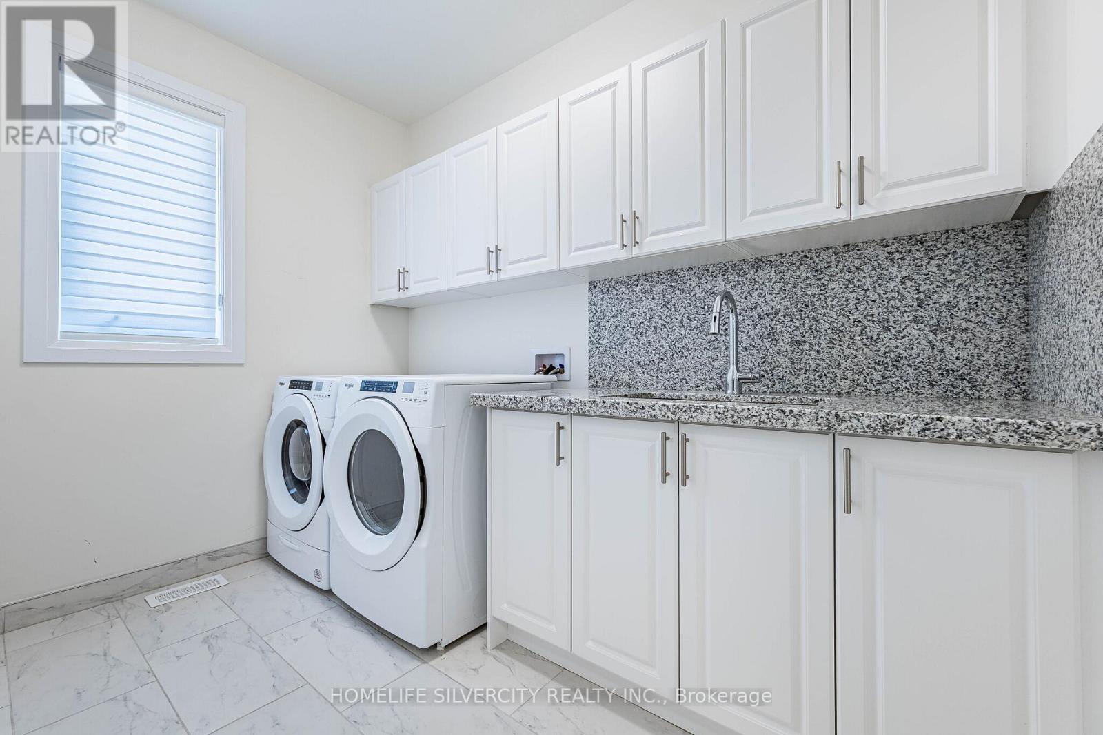33 RAINBROOK CLOSE - 29