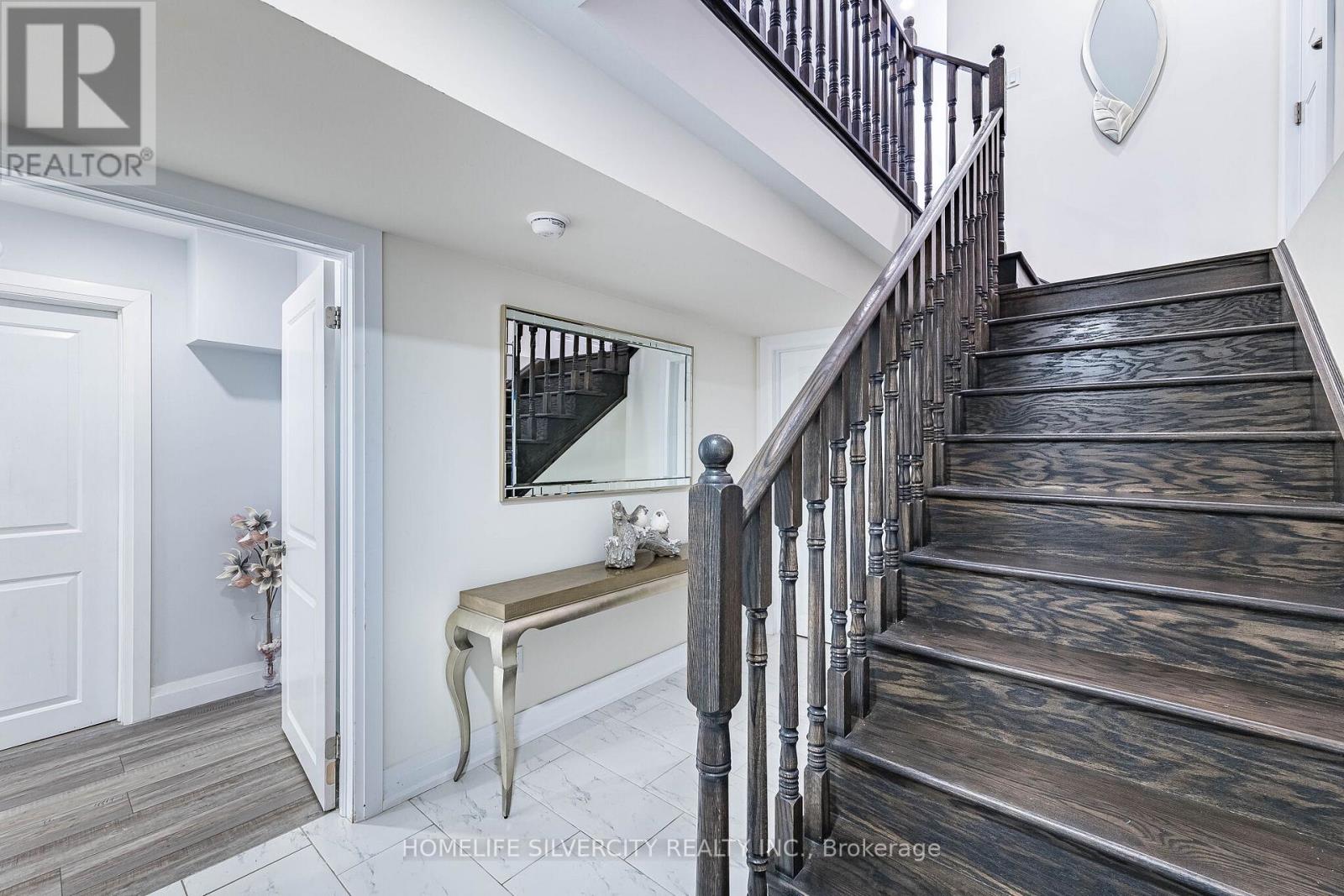33 RAINBROOK CLOSE - 37