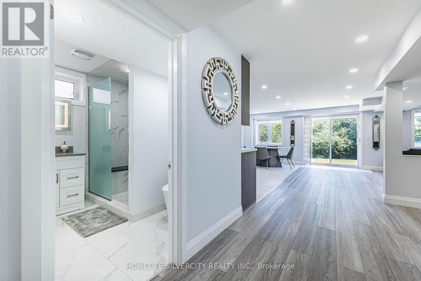 33 RAINBROOK CLOSE - 38