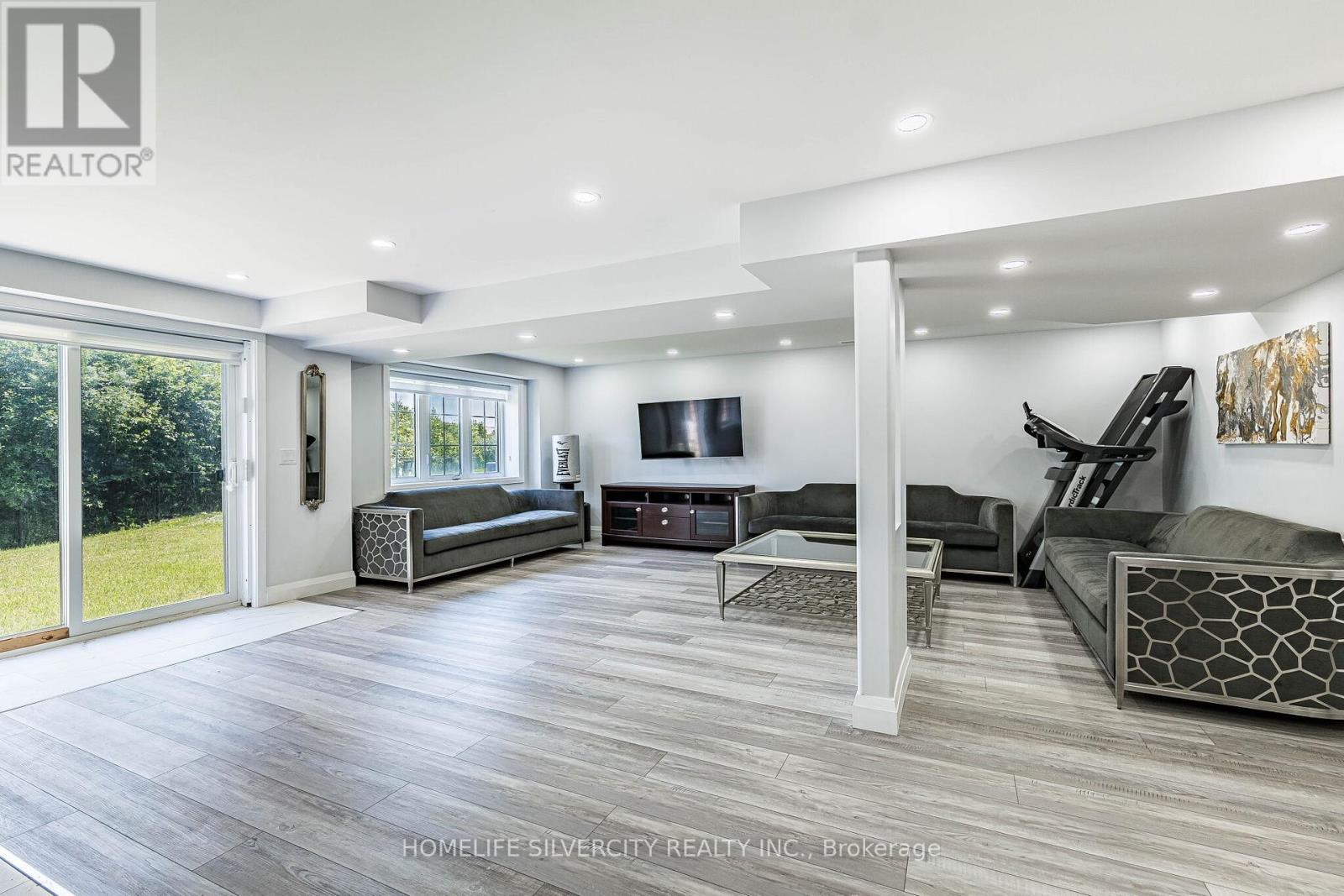33 RAINBROOK CLOSE - 45