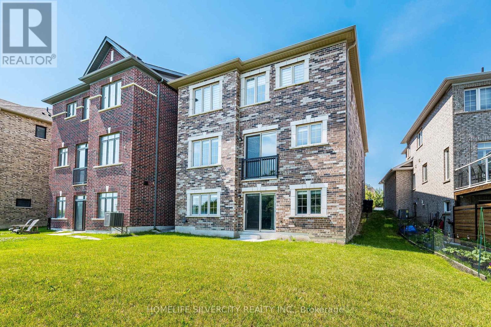 33 RAINBROOK CLOSE - 48