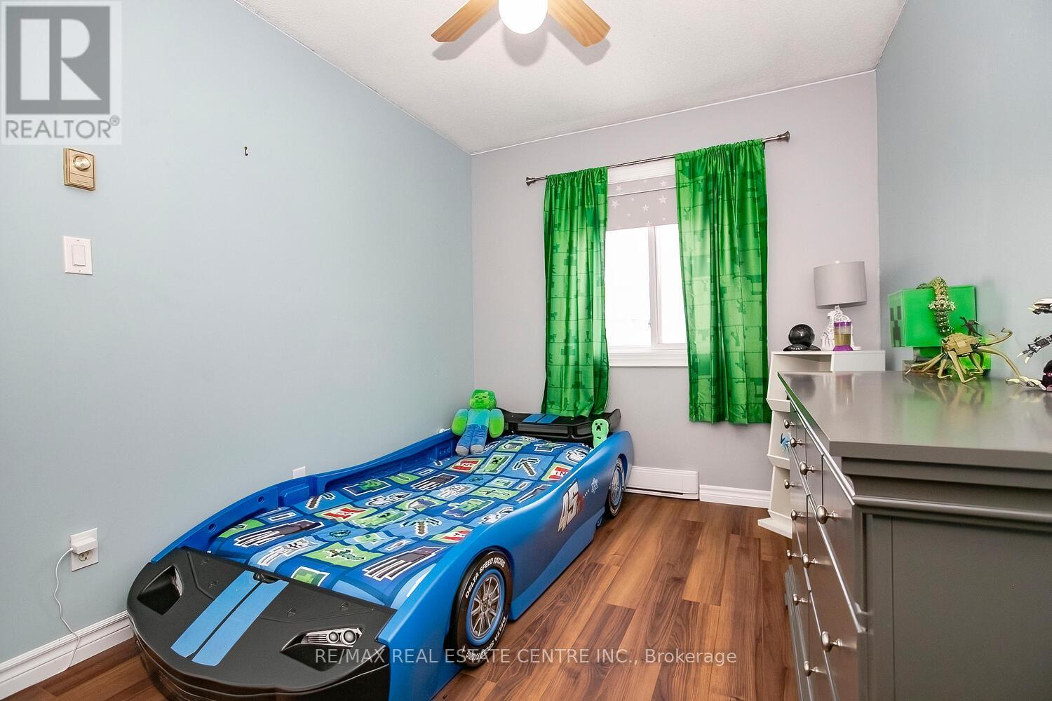 #27 31 PARKVIEW DRIVE - 20