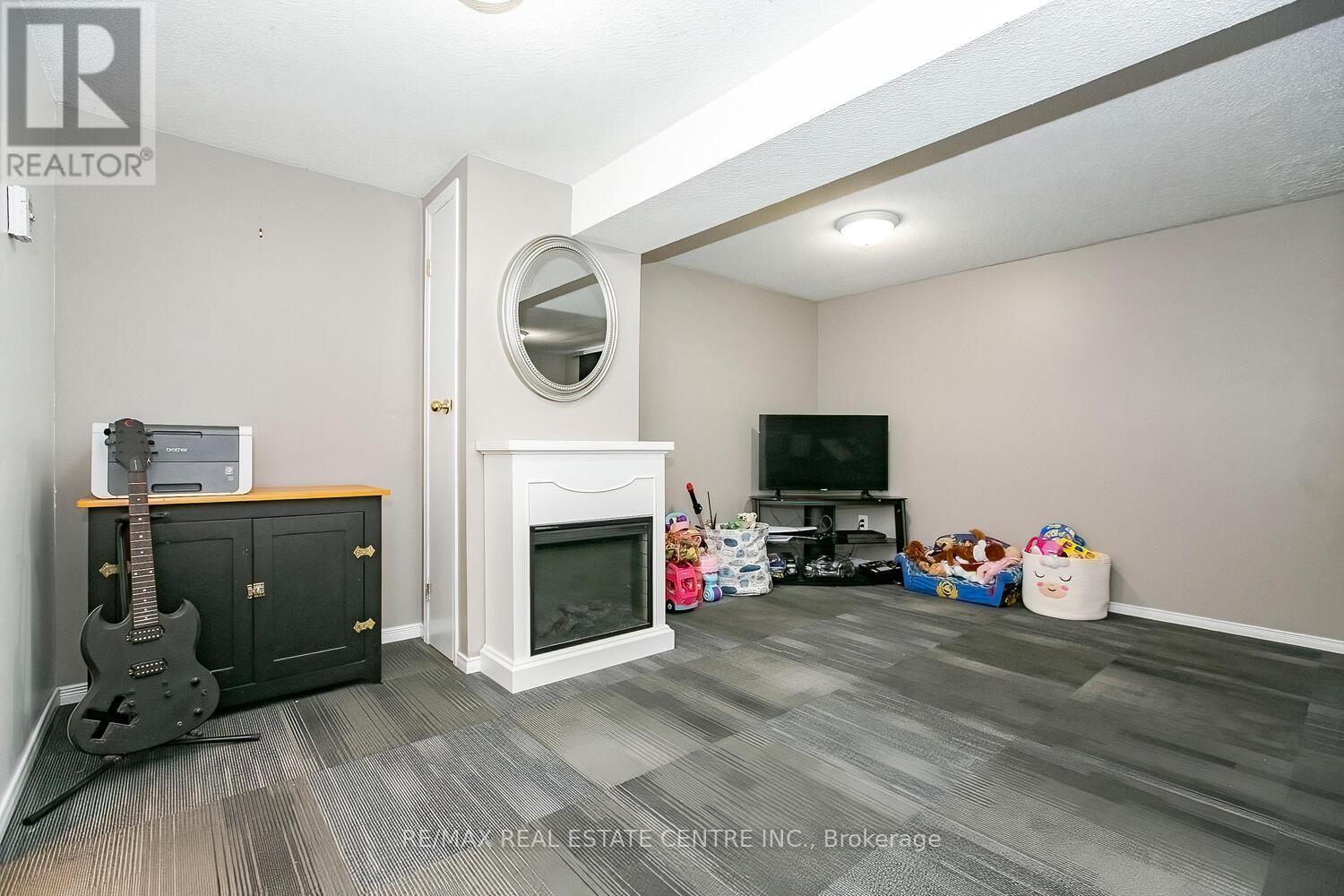 #27 31 PARKVIEW DRIVE - 21