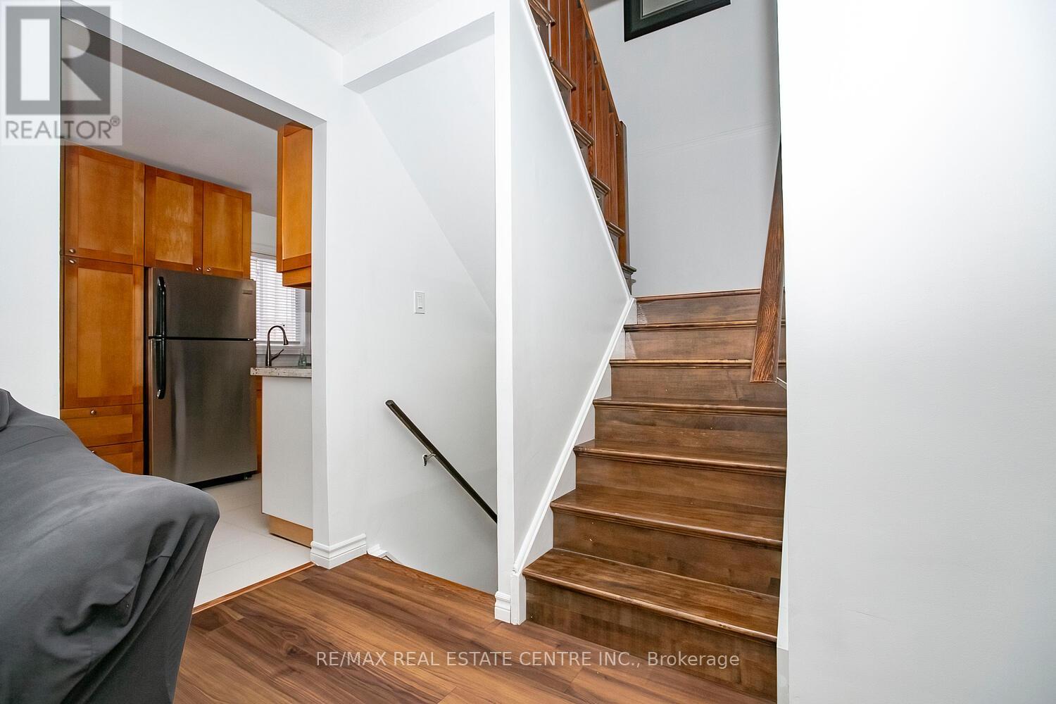 #27 31 PARKVIEW DRIVE - 6