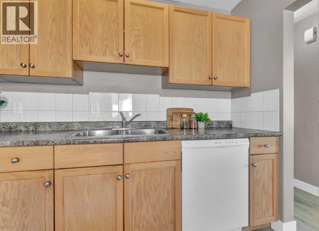 14 1 Street NE — photo 10