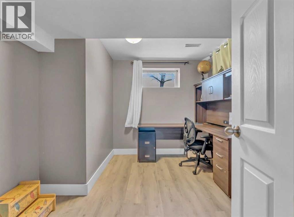 14 1 Street NE — photo 31