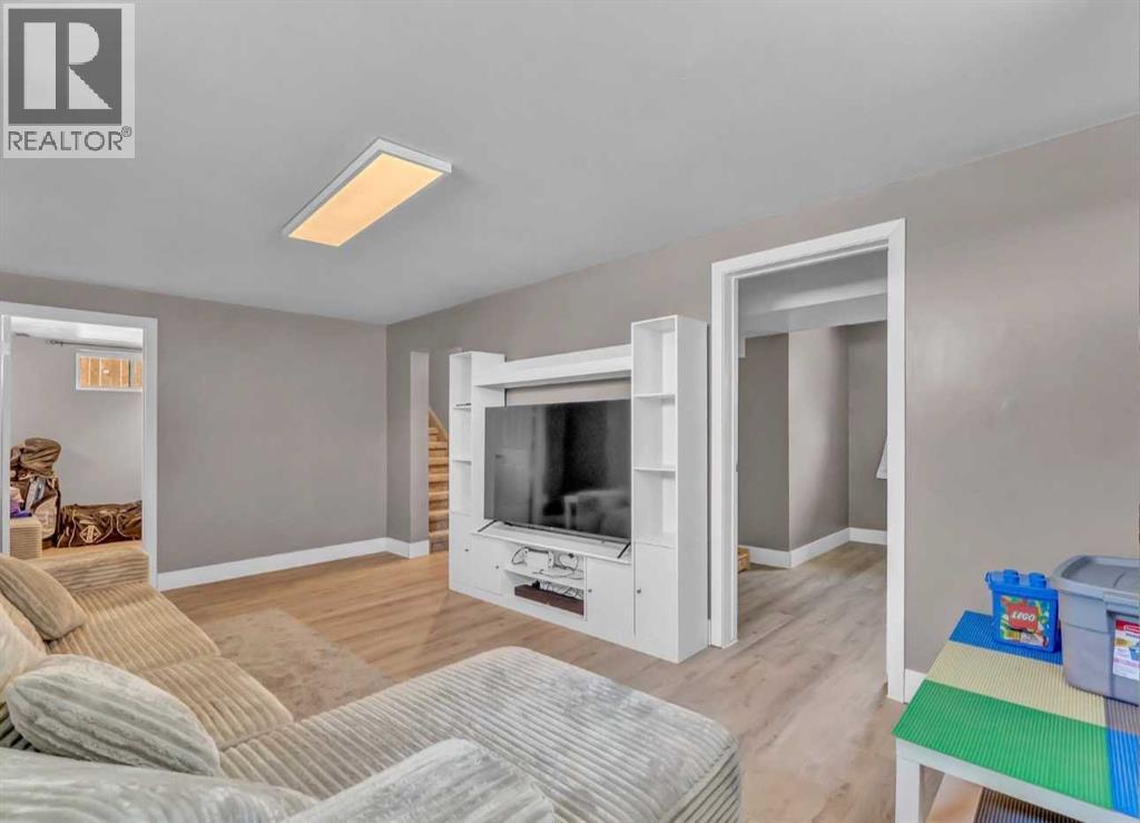 14 1 Street NE — photo 27