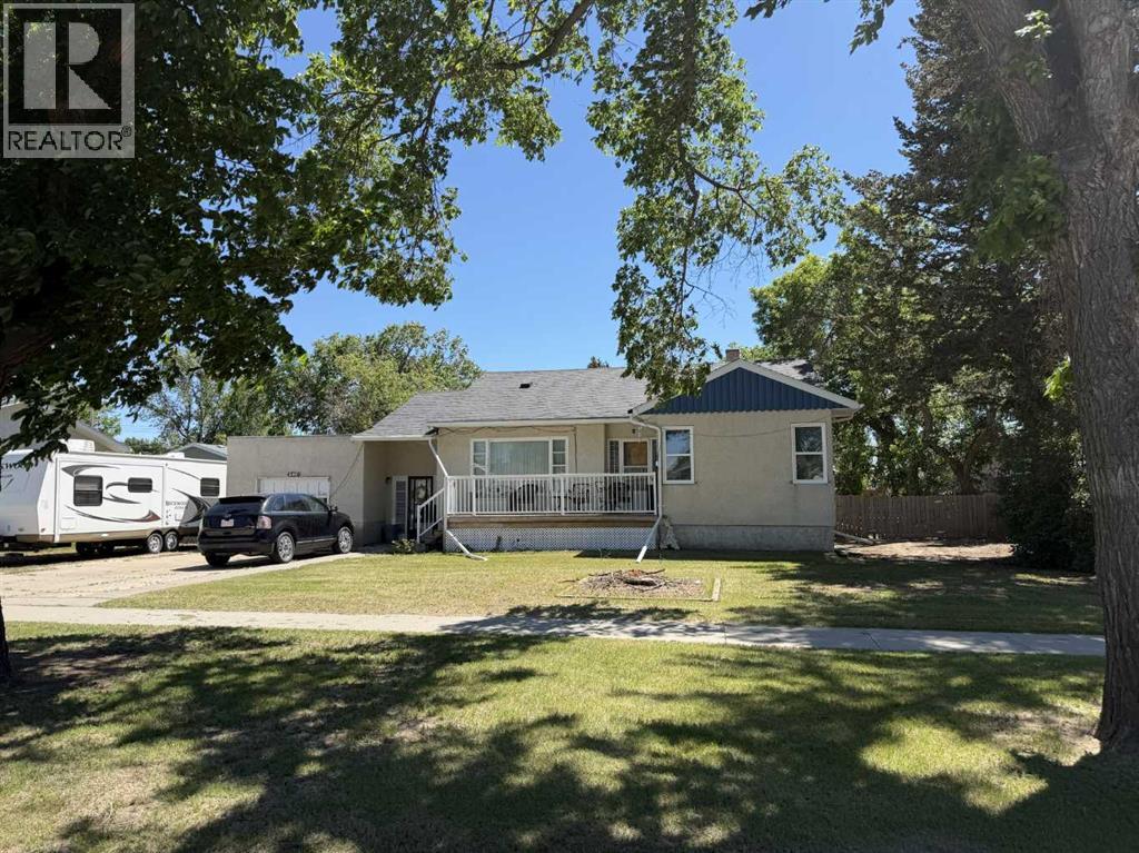 4824 52 Avenue - photo 2