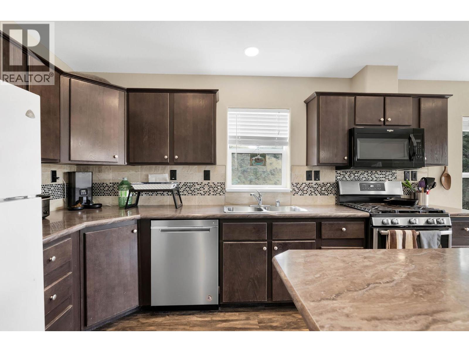 840 DEER Drive - 8