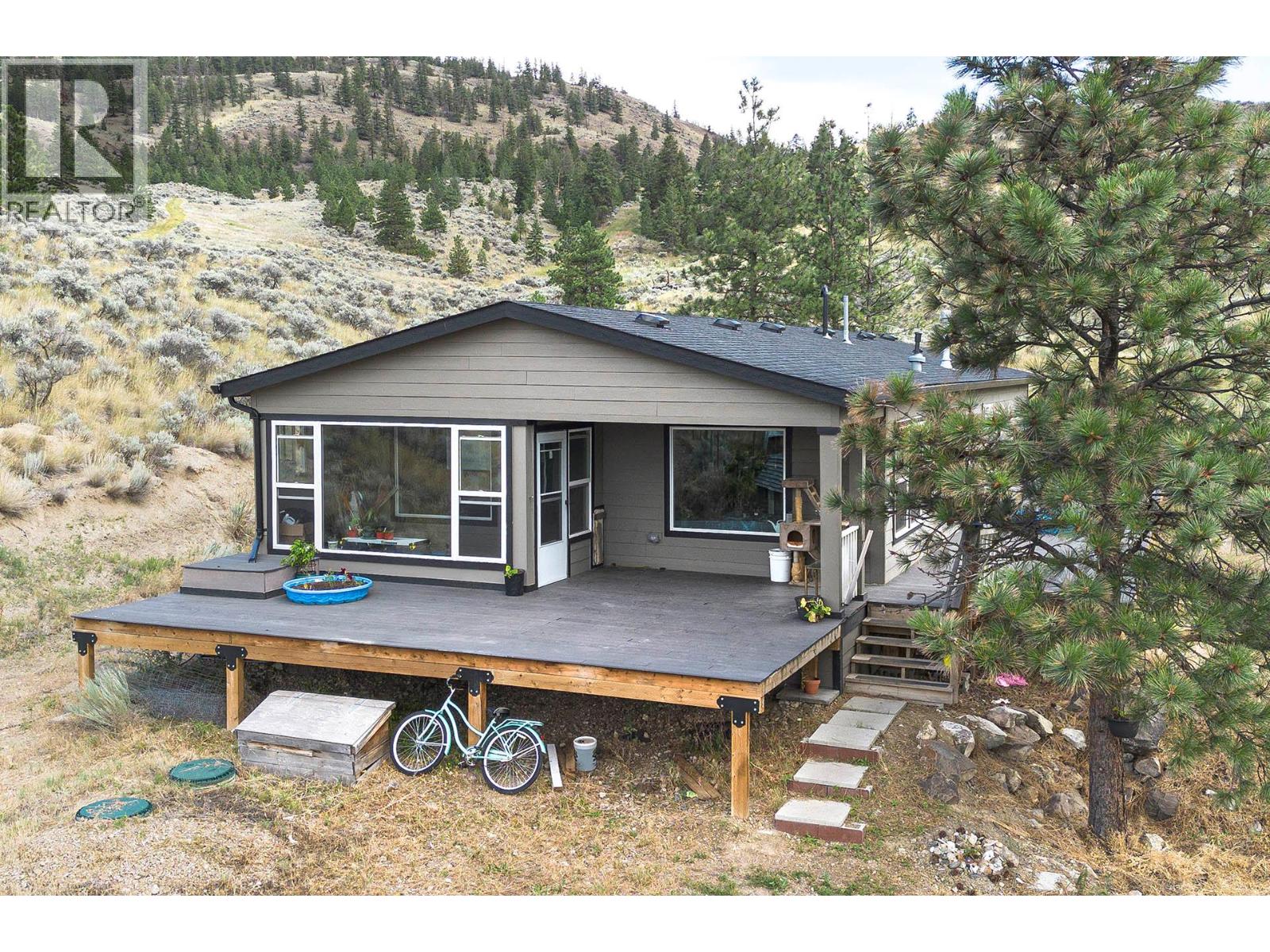 840 DEER Drive - 32