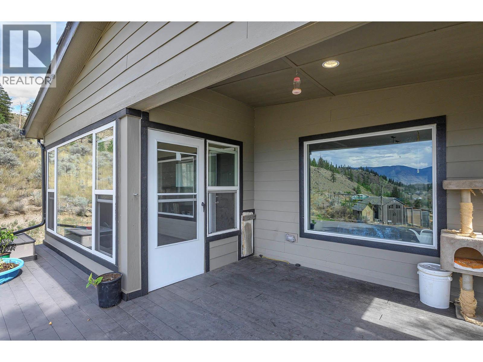 840 DEER Drive - 40