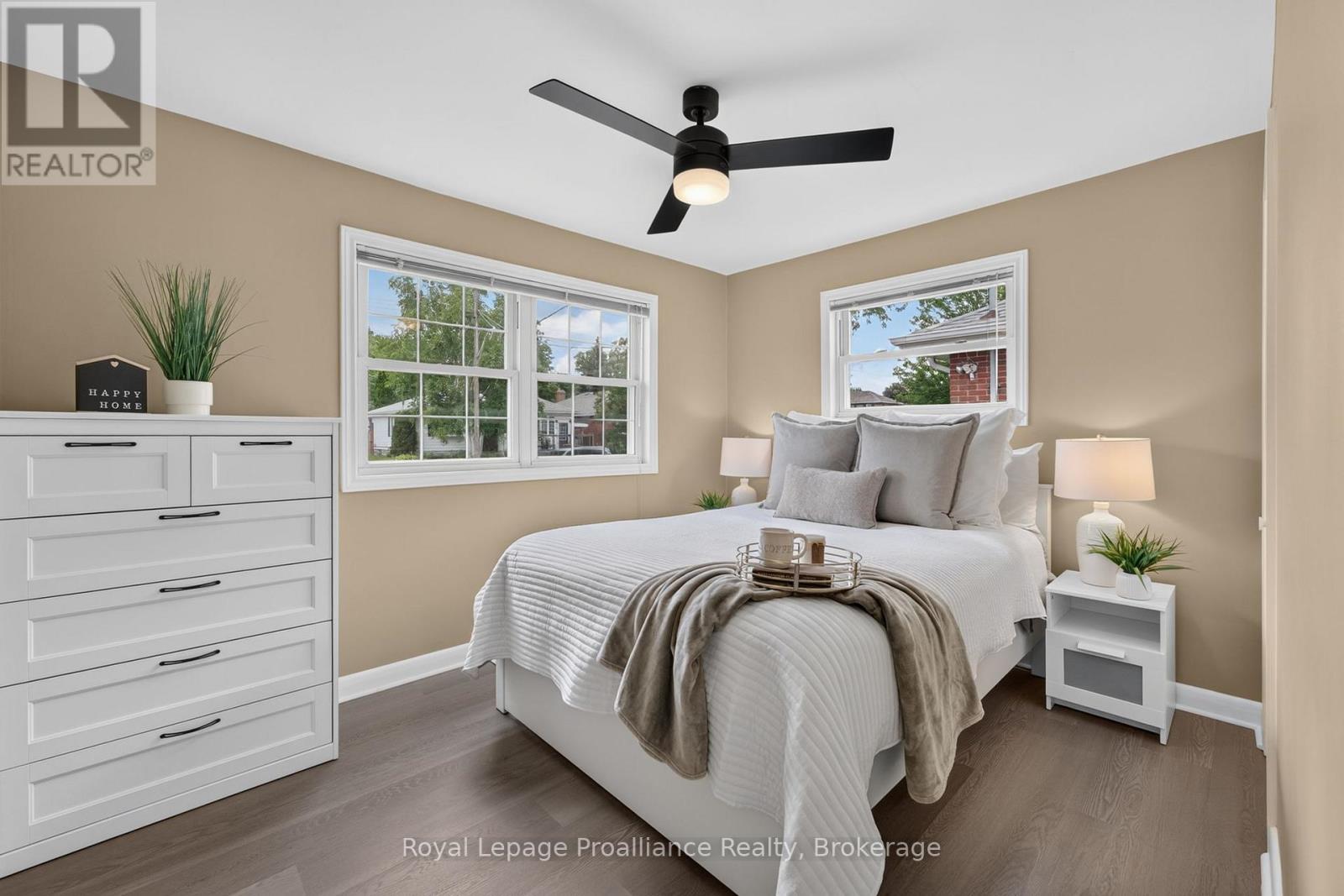 43 HASTINGS DRIVE - 11