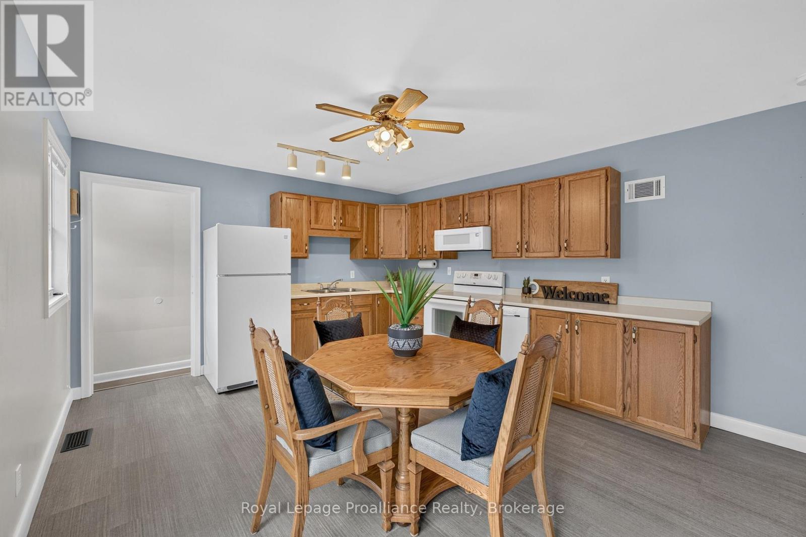 43 HASTINGS DRIVE - 14