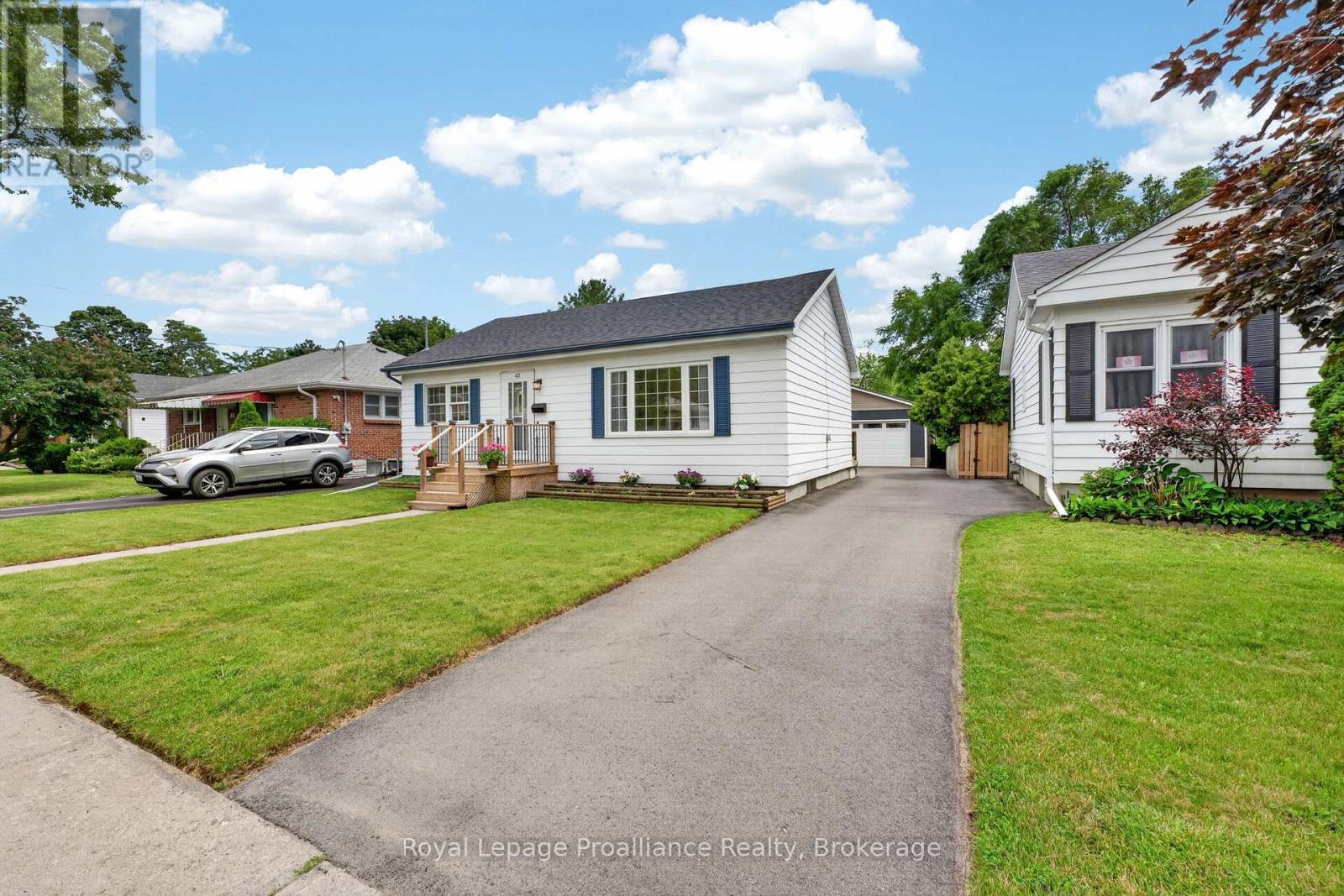 43 HASTINGS DRIVE - 2