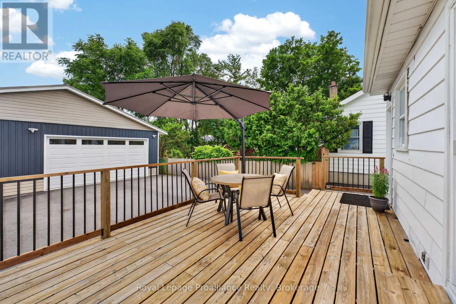 43 HASTINGS DRIVE - 29