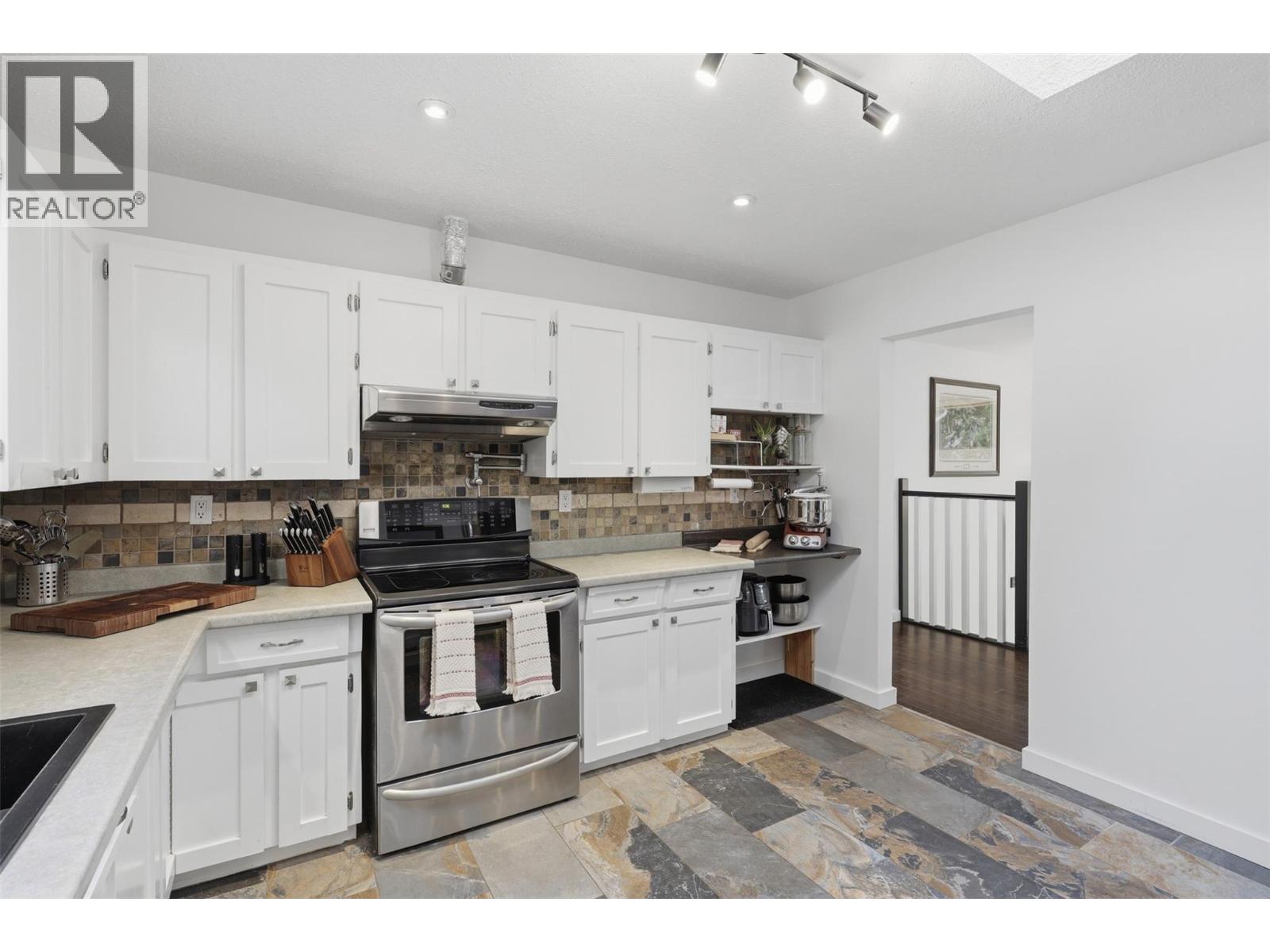 285 Huckleberry Place - 13