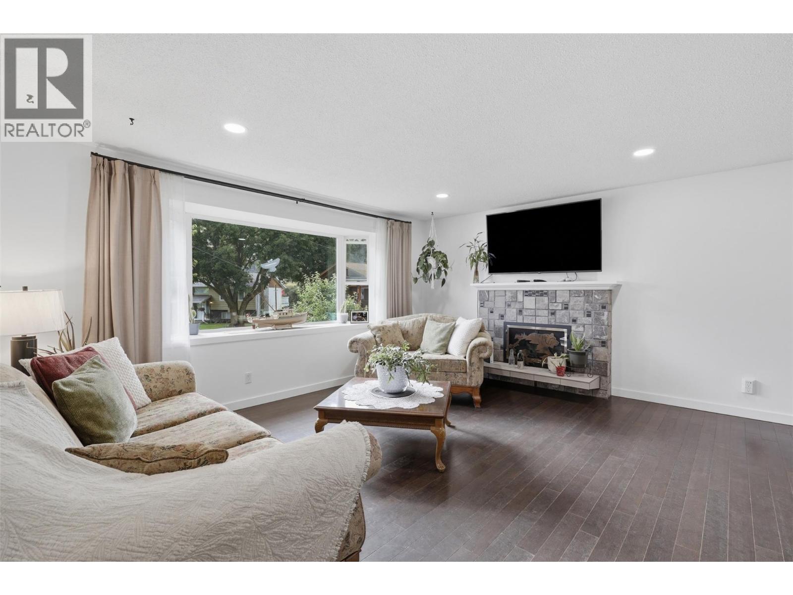 285 Huckleberry Place - 7