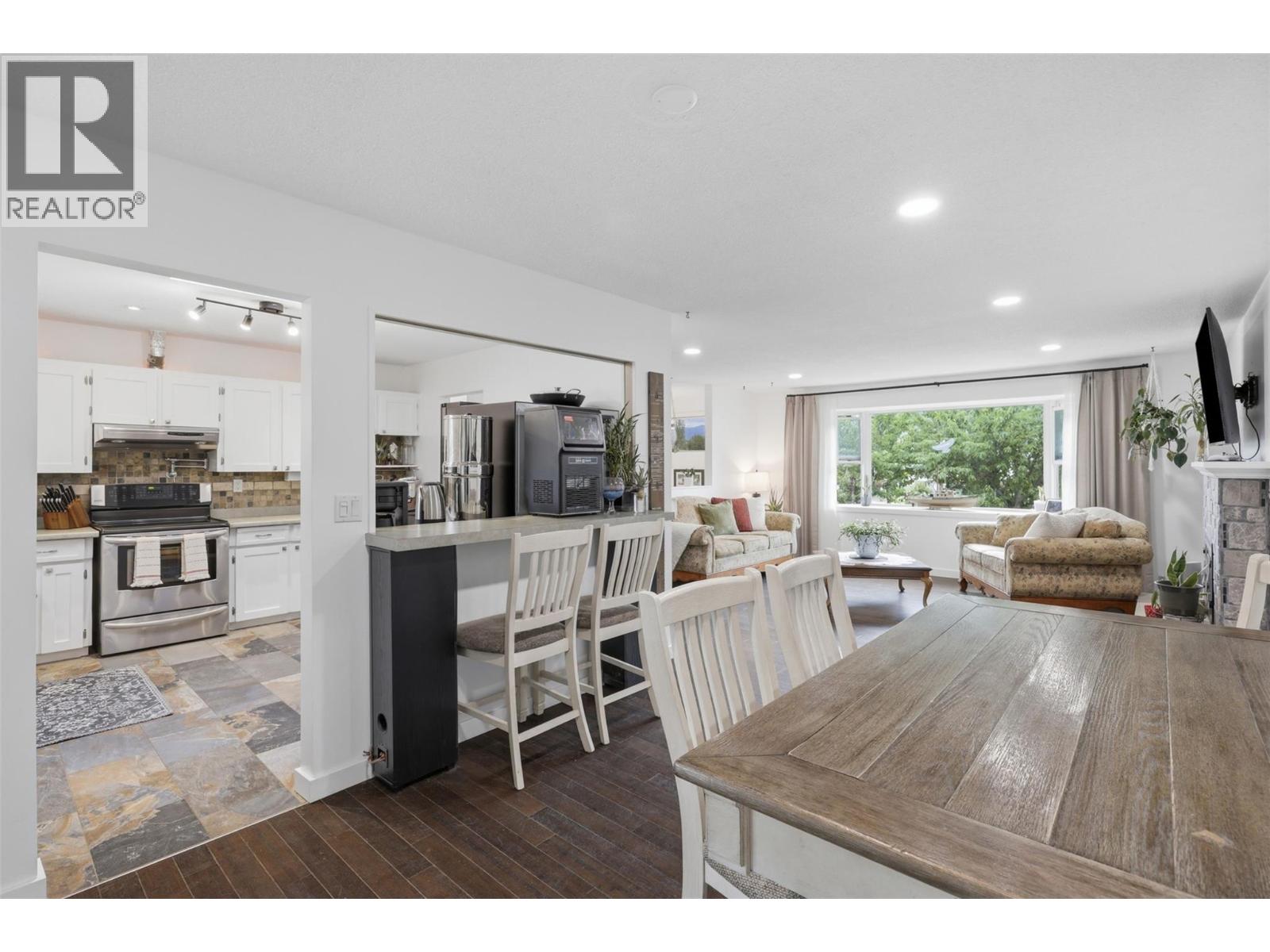 285 Huckleberry Place - 12