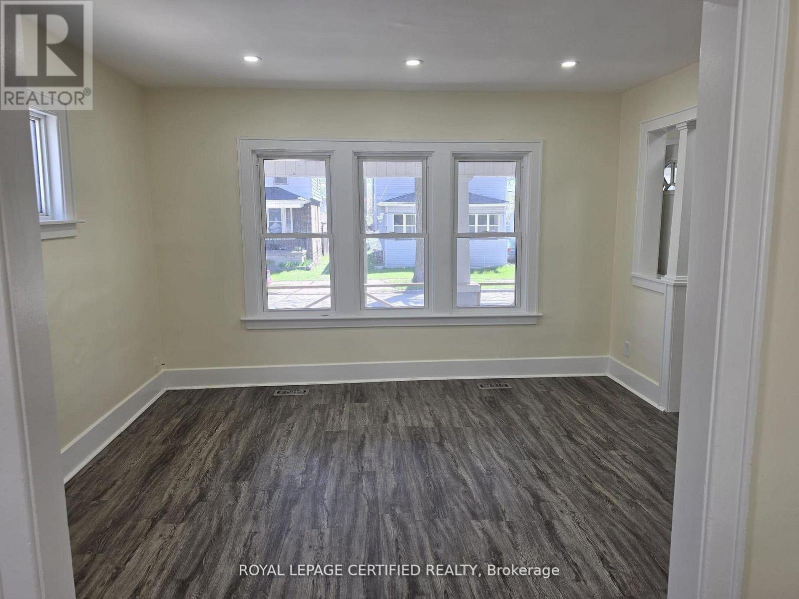 3272 BABY STREET - 31
