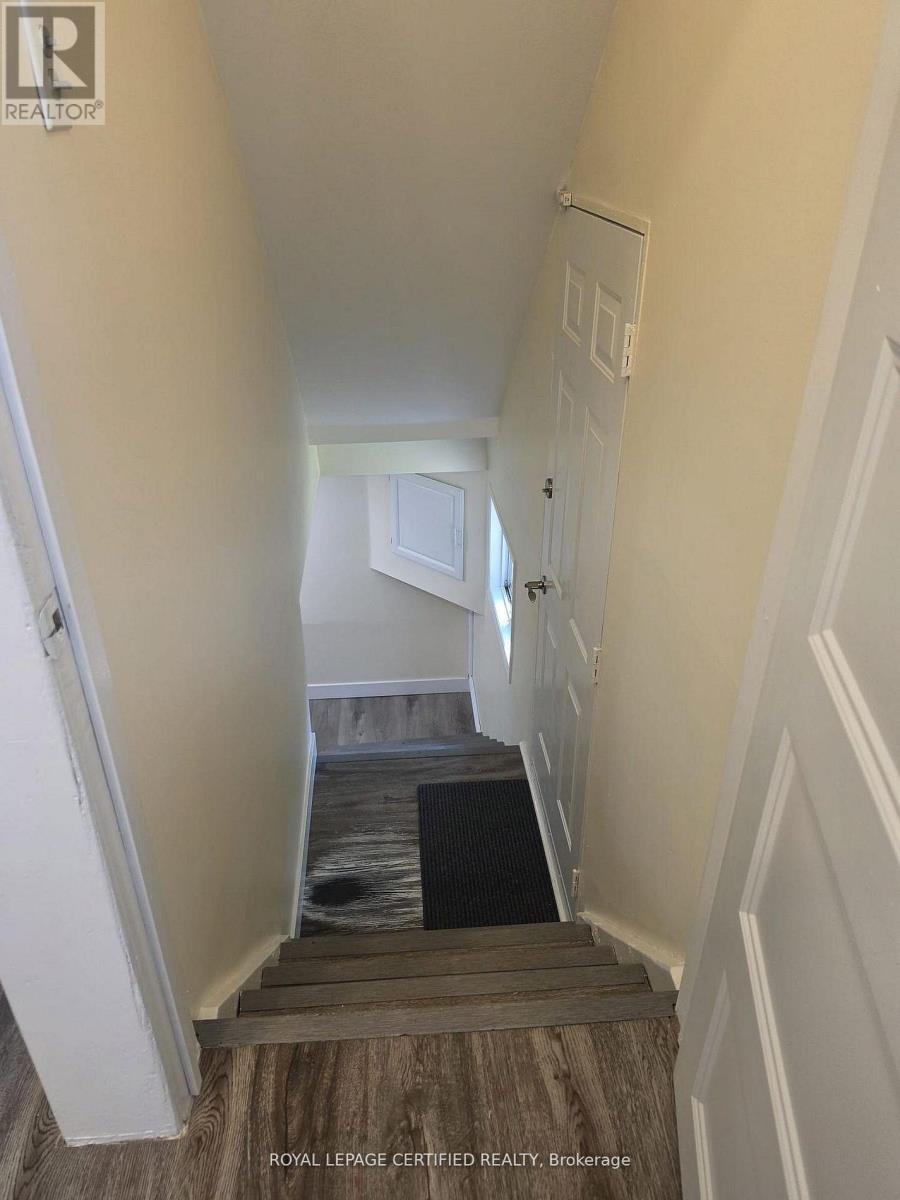 3272 BABY STREET - 34