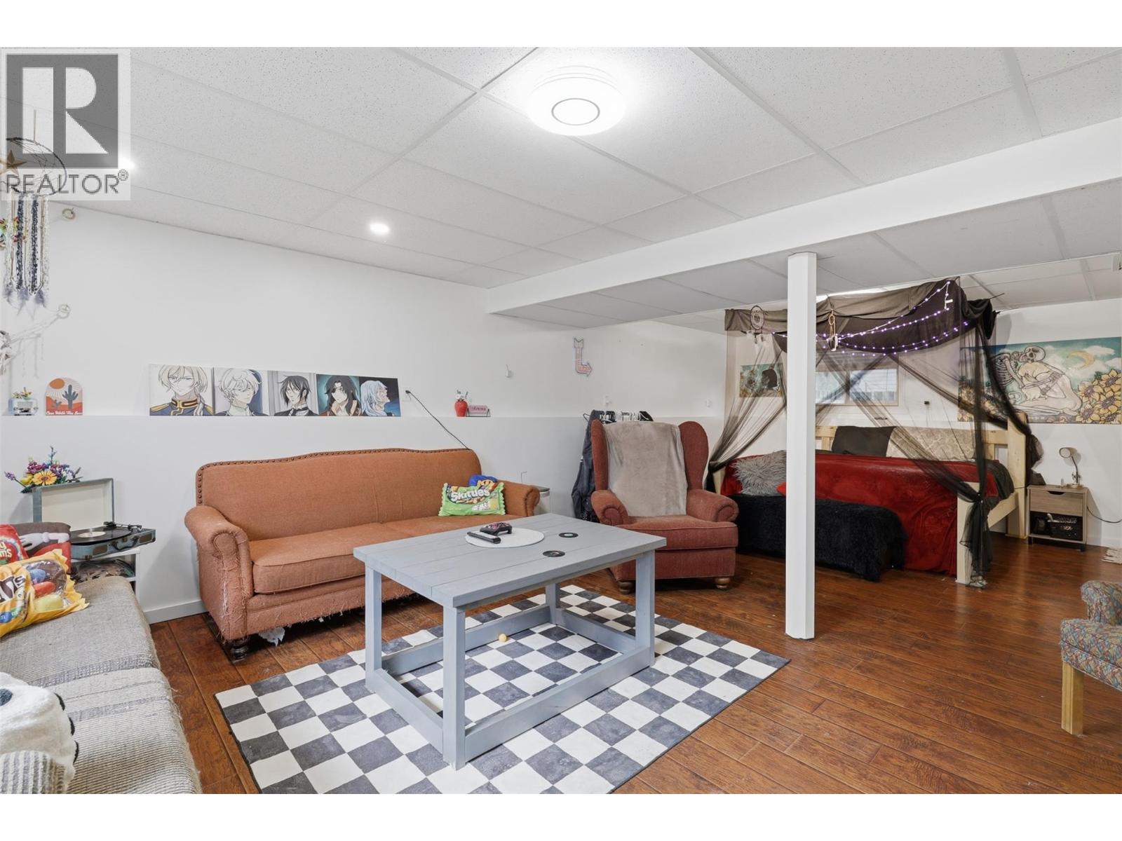 285 Huckleberry Place - 32