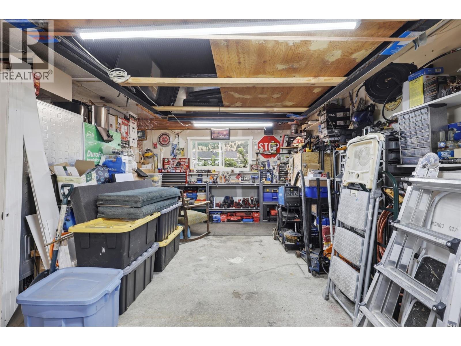 285 Huckleberry Place - 48