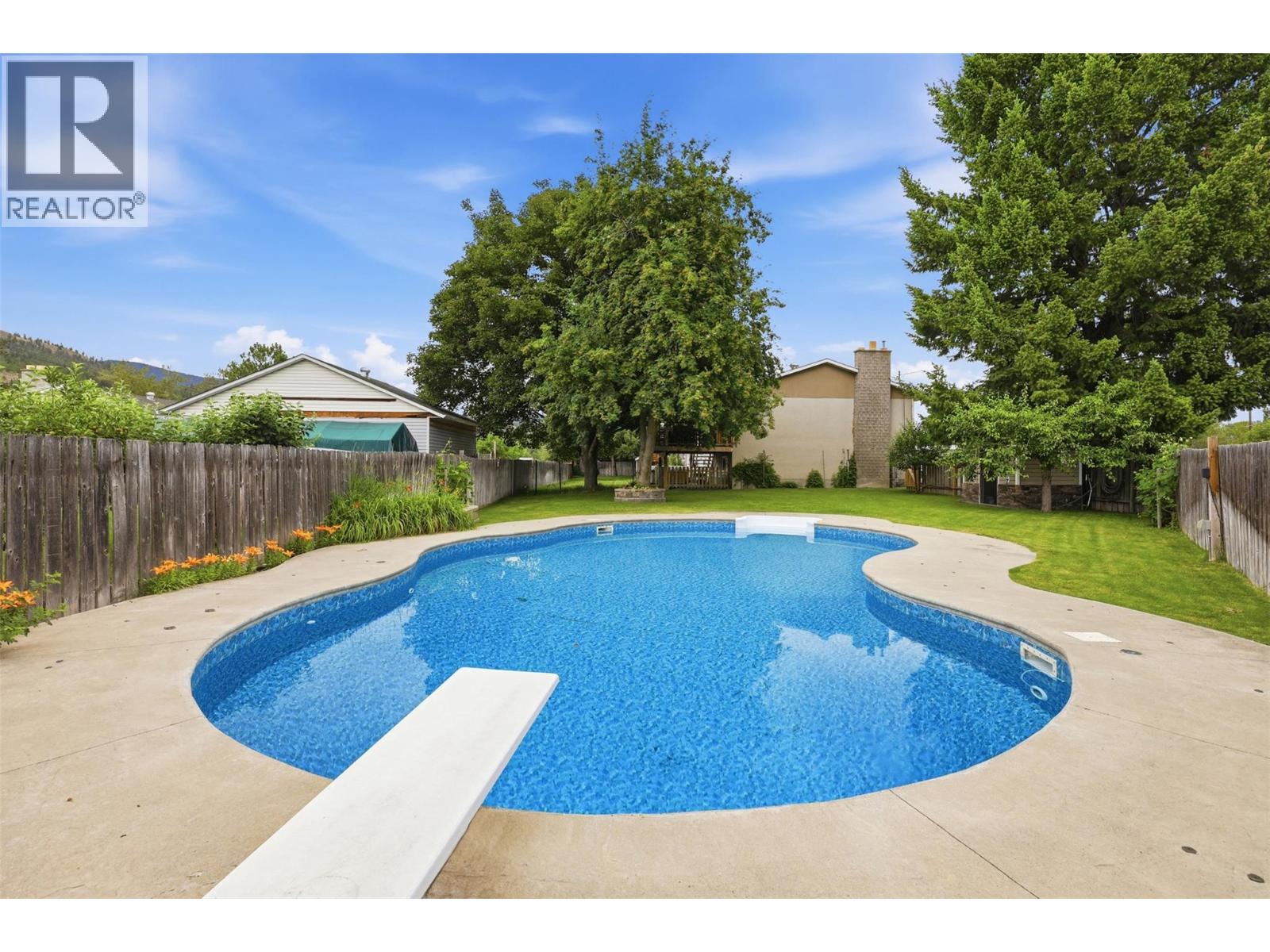 285 Huckleberry Place - 4