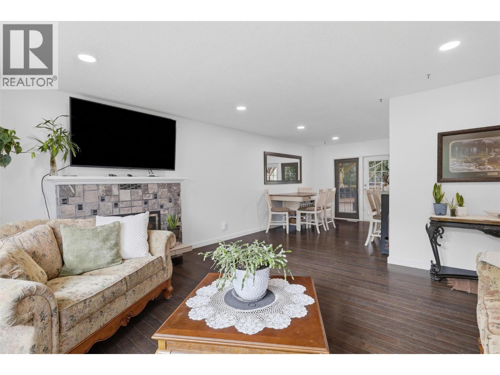 285 Huckleberry Place - 10