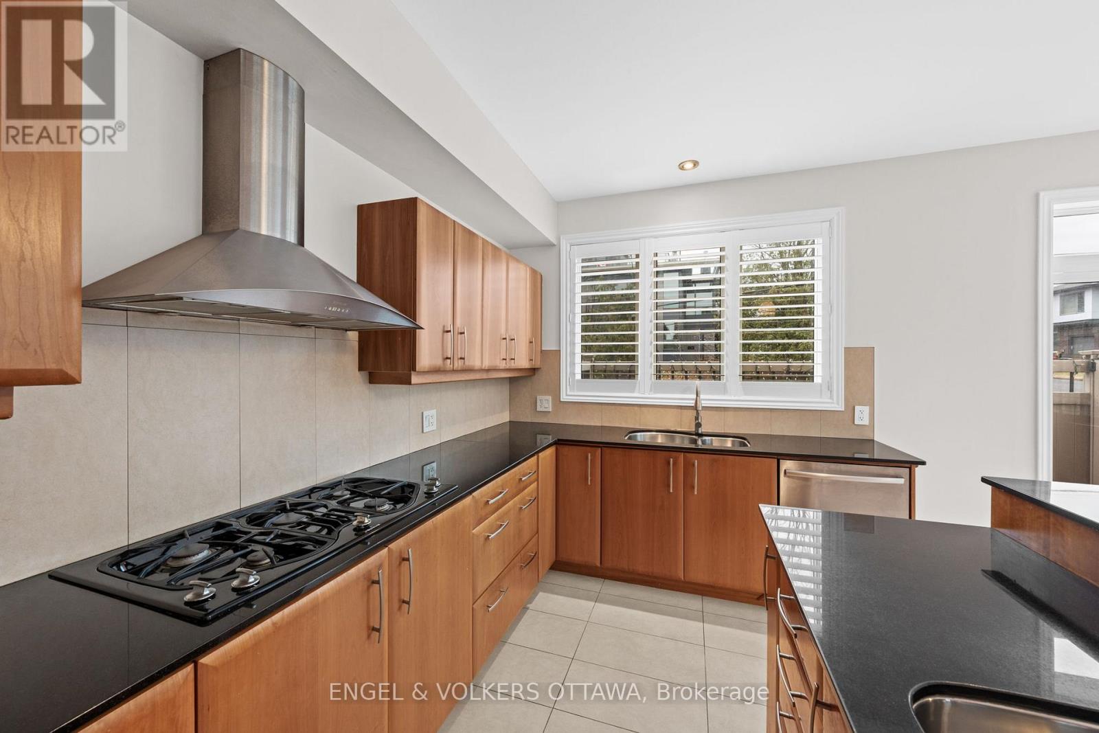 249 ATLANTIS AVENUE - 8