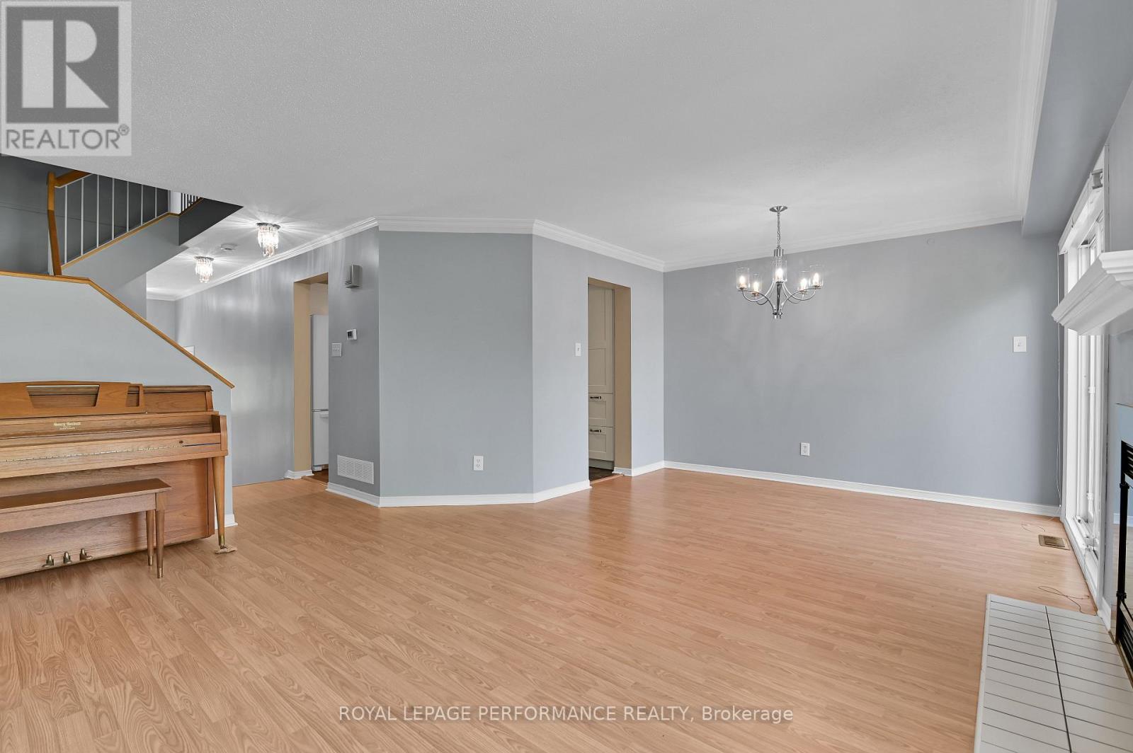 House for Rent in Ottawa – 6009 PINEGLADE CRESCENT, Ottawa – By Peter Sagos - Image 11