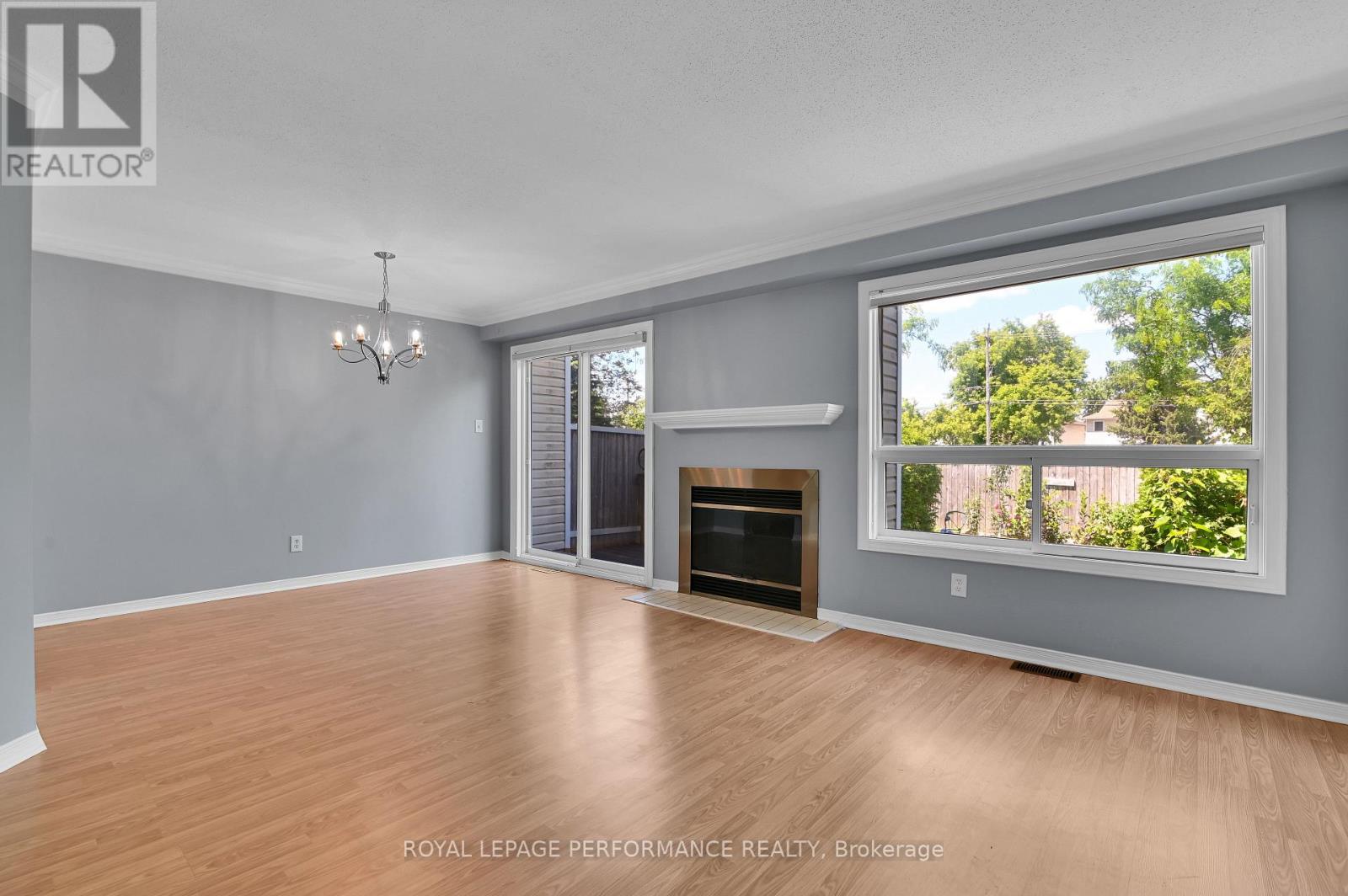 House for Rent in Ottawa – 6009 PINEGLADE CRESCENT, Ottawa – By Peter Sagos - Image 12