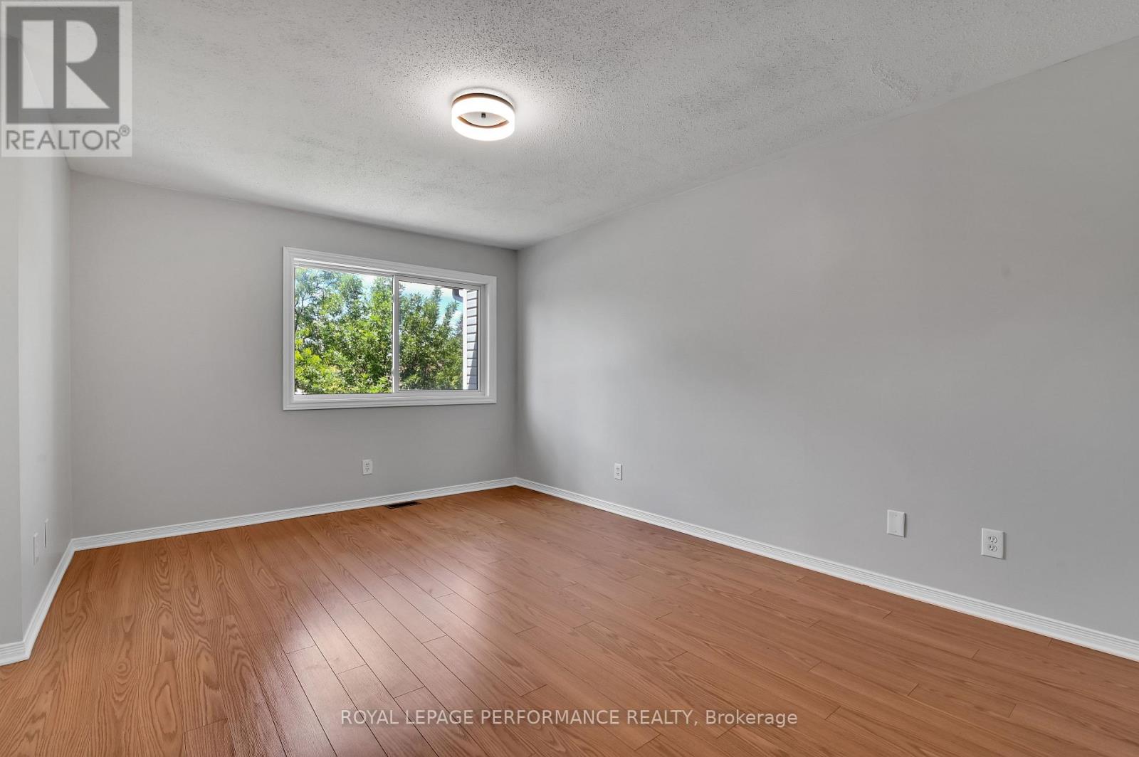 House for Rent in Ottawa – 6009 PINEGLADE CRESCENT, Ottawa – By Peter Sagos - Image 15