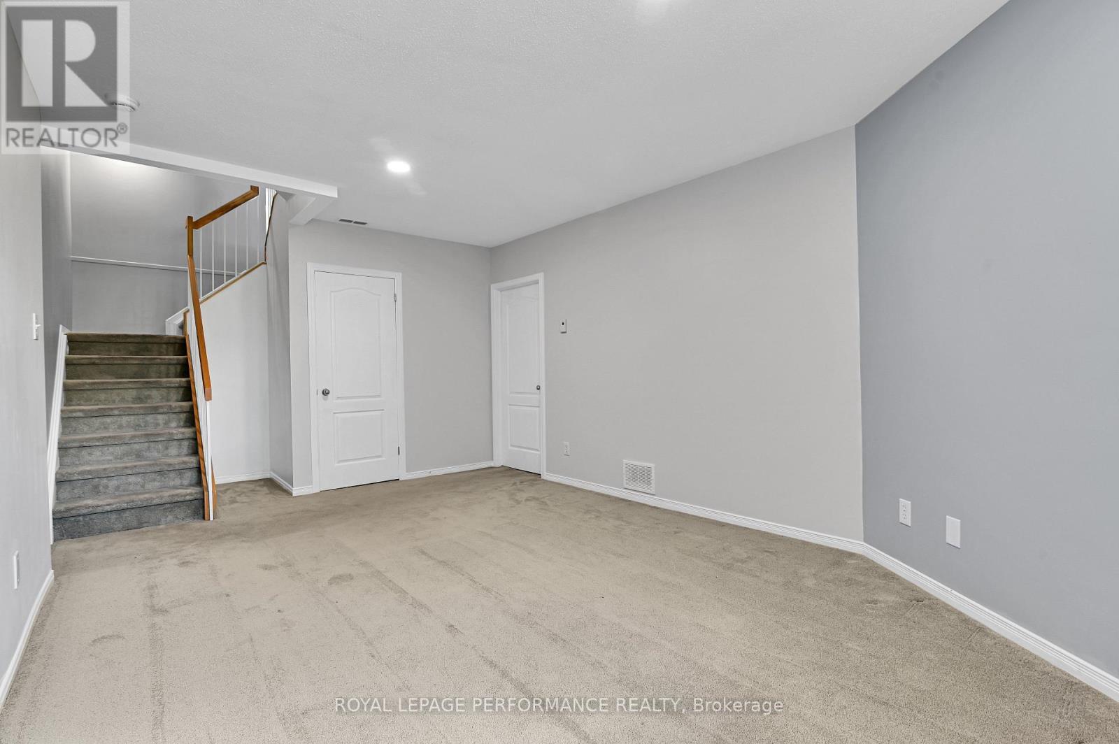 House for Rent in Ottawa – 6009 PINEGLADE CRESCENT, Ottawa – By Peter Sagos - Image 30