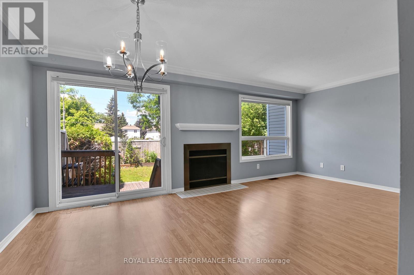 House for Rent in Ottawa – 6009 PINEGLADE CRESCENT, Ottawa – By Peter Sagos - Image 9