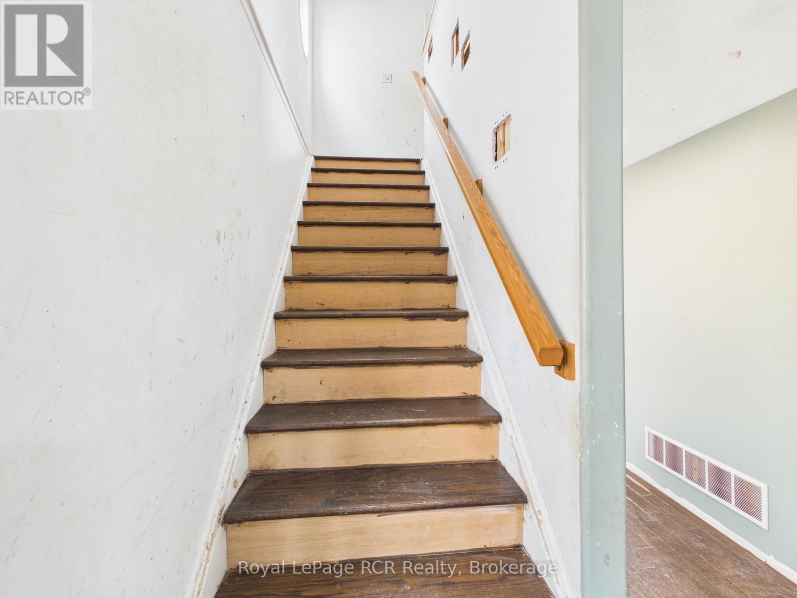 11 WALLACE STREET - 13
