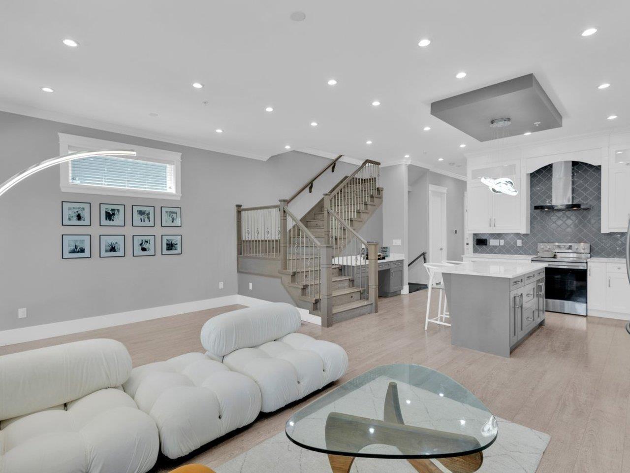 15456 RUSSELL AVENUE, White Rock