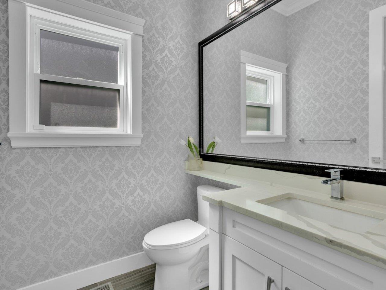 15456 RUSSELL AVENUE, White Rock