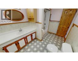 7516 Columbia Avenue, Radium Hot Springs, BC V0A1M0 Photo 18