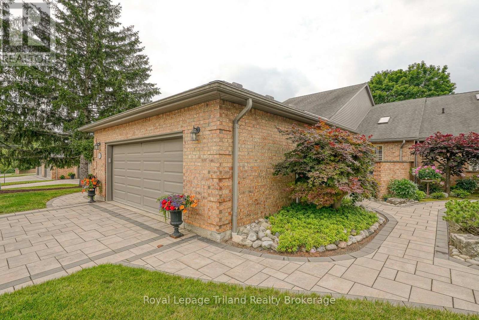 623 LANSDOWNE AVENUE - 3